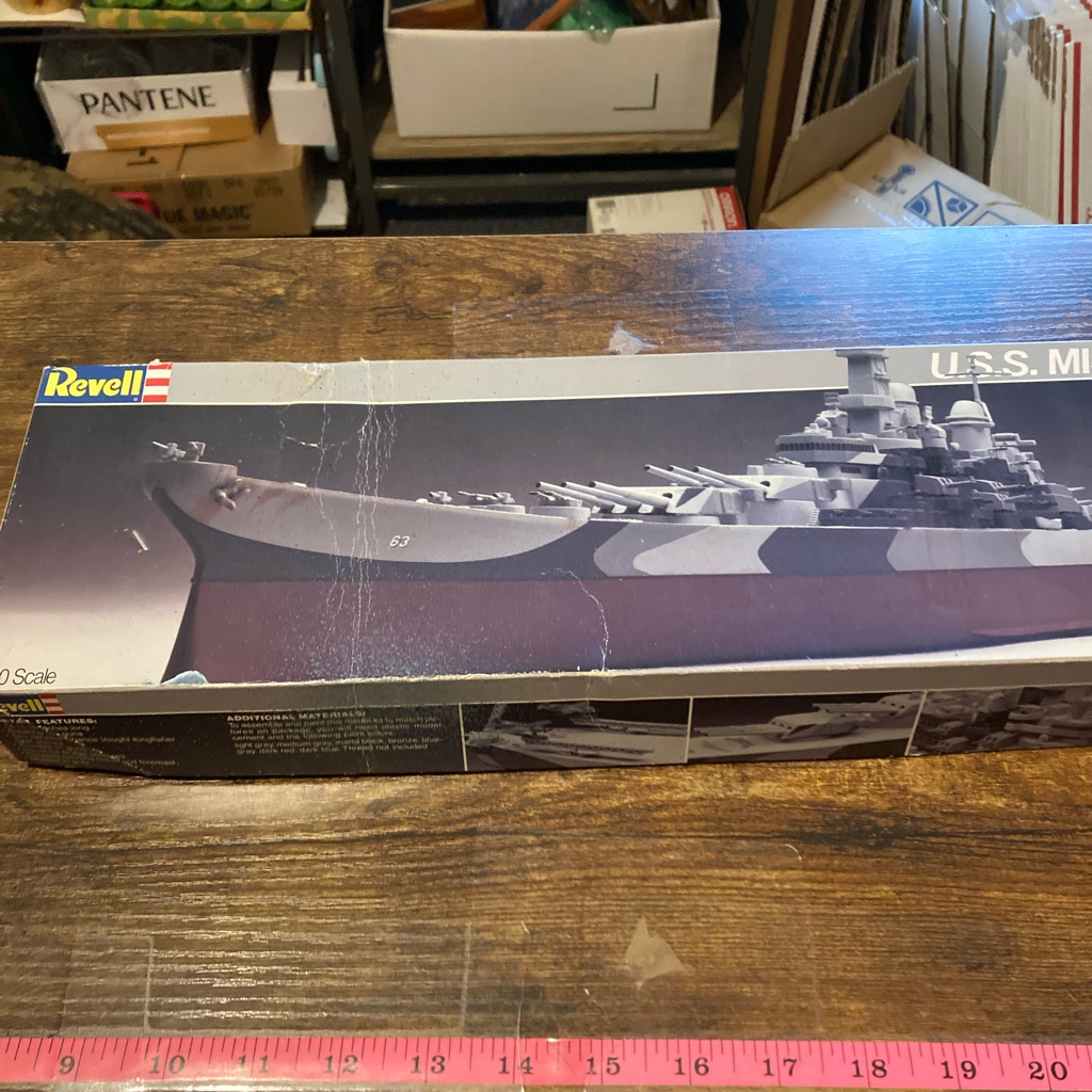 Vintage Revell 1:720 Uss Missouri Model Kit